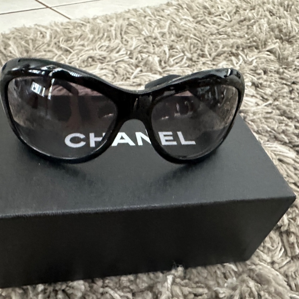CHANEL Quilted Leather frames with light grey tint